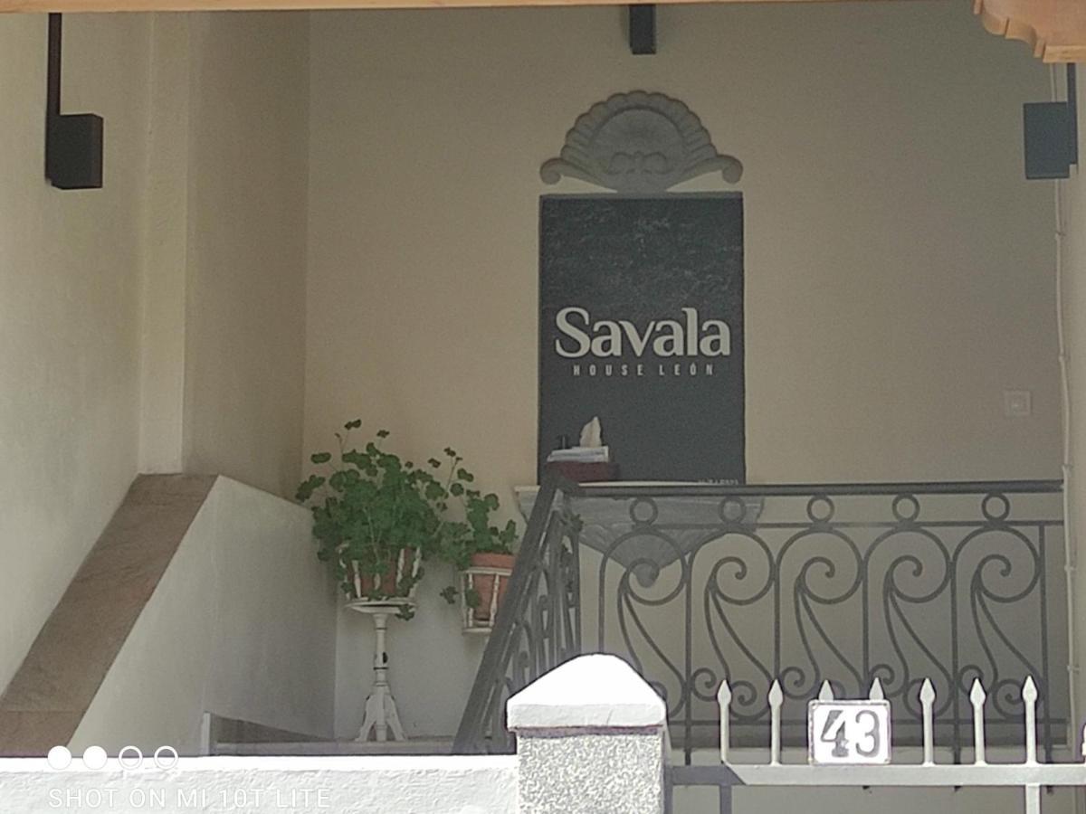 Savala House Leonヴィラ エクステリア 写真